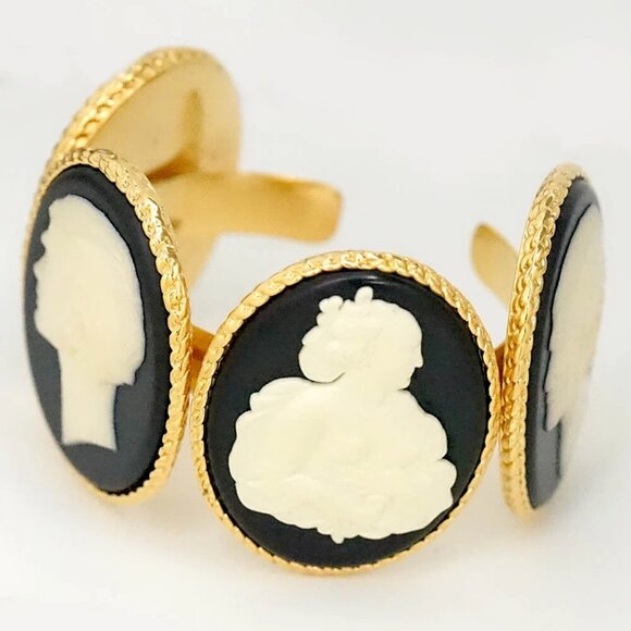 CHANEL COCO Horse Cameo Vintage Bangle Bracelet 5.7" Gold Tone Auth w/Box n11118 - Picture 1 of 10